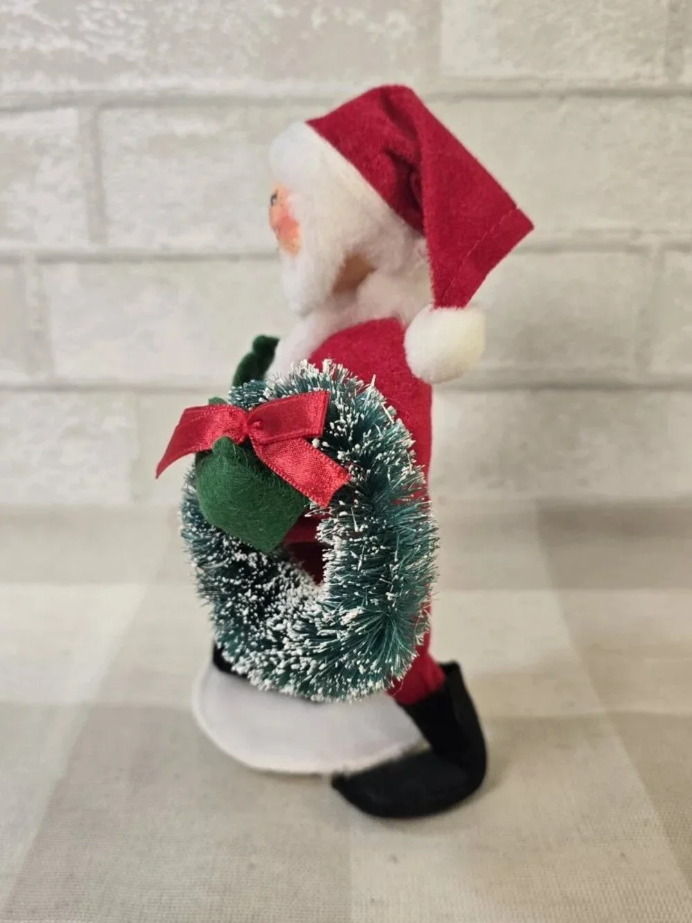 Annalee santa yuletide